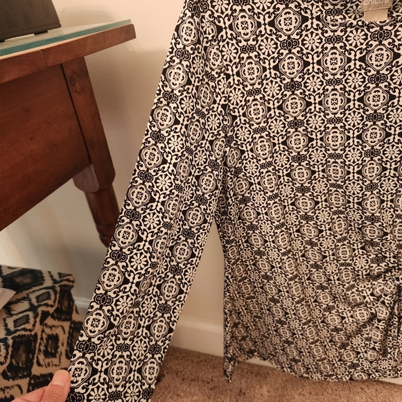 Chico's Black and White Patterned Women's Top - Picture 7 of 8